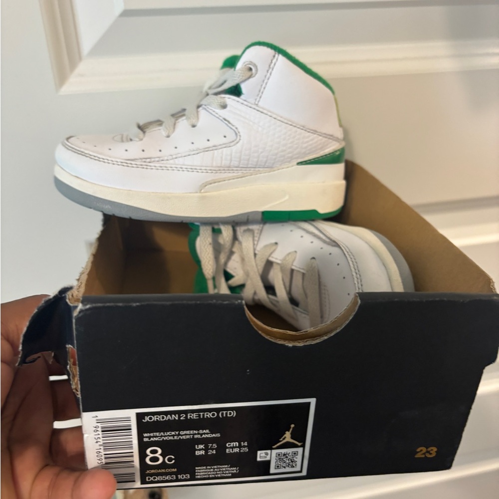 Nike dunks /Jordan  Kids Shoes - unisex girls or boys.    all shoes are an 8c